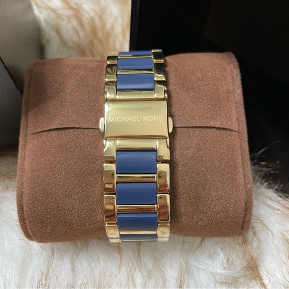 Michael Kors Tribeca chronograph ladies watch. Style #5769. NIB - Picture 3 of 9